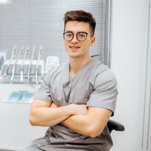 lekarz stomatolog dentysta Bartosz Jachanowski